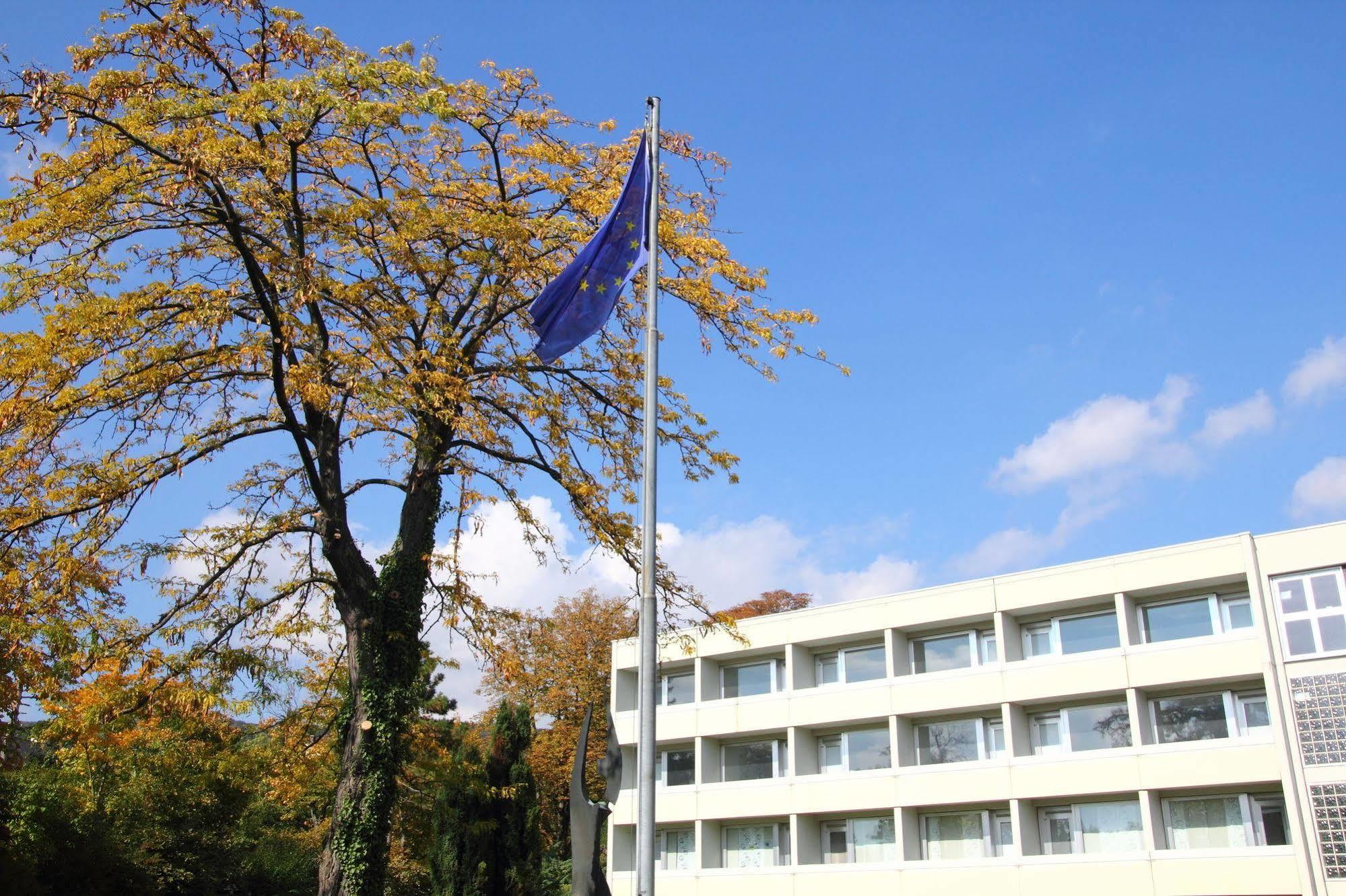 College Garden Hotel Bad Voeslau Exterior photo