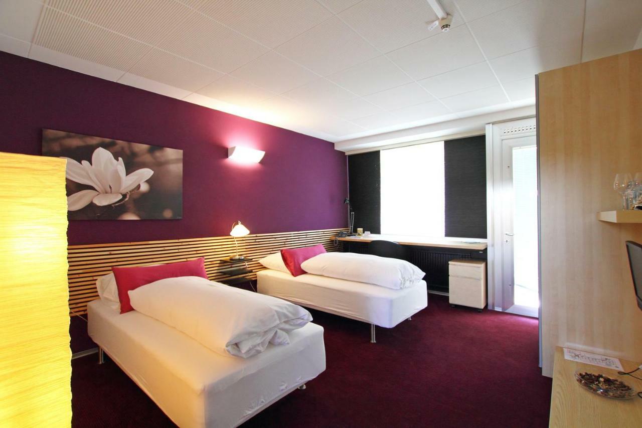 College Garden Hotel Bad Voeslau Exterior photo